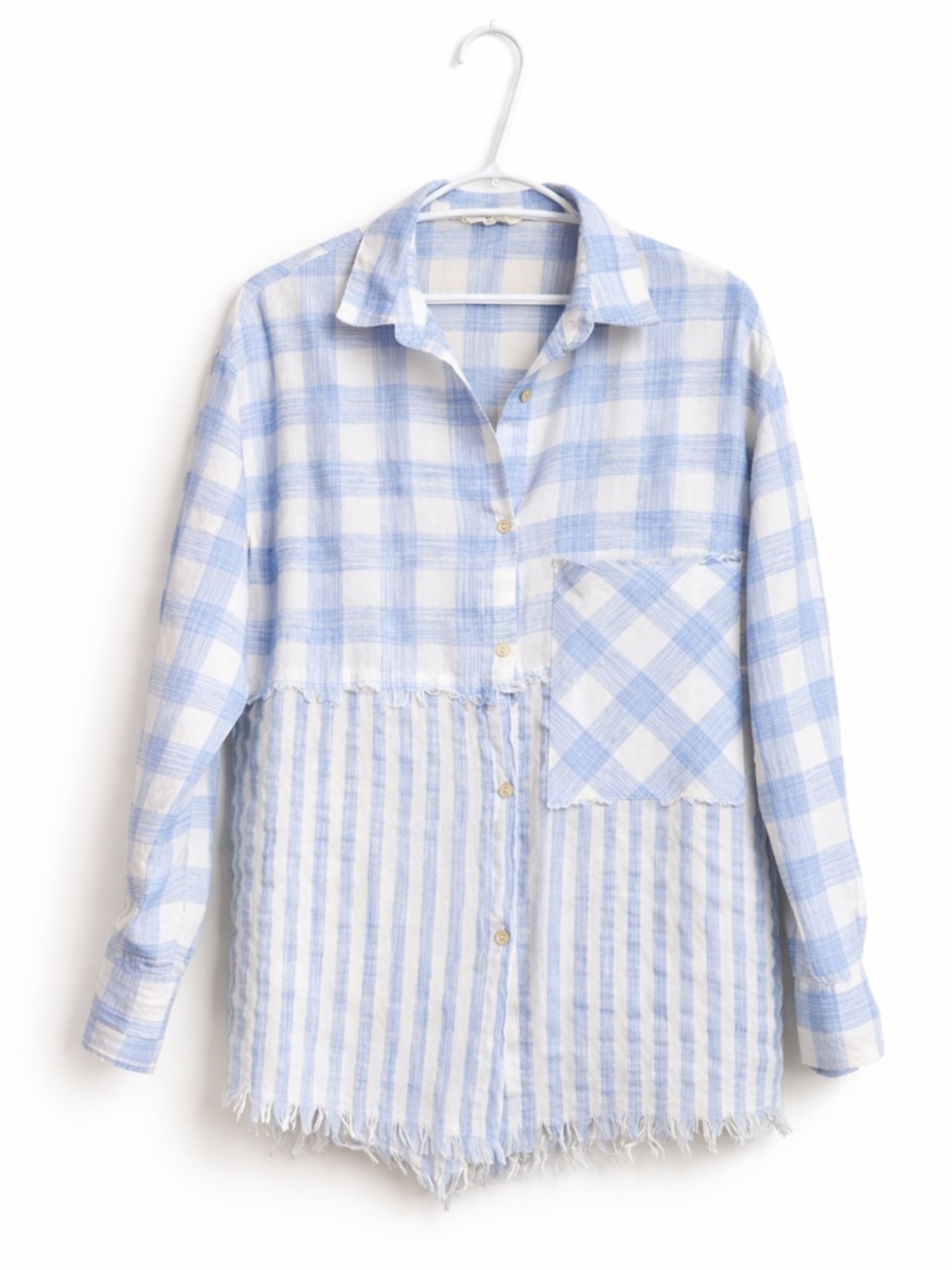 Entro Blue & White Pattern 100% Cotton Button-Up w Frayed Hem – Size Small EUC